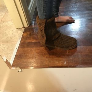 Sweater material brown uggs