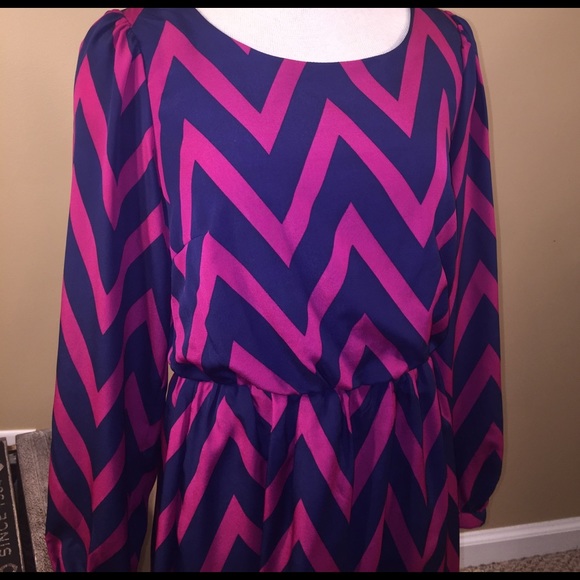 Sale🌟Sequin Hearts Navy Pink Chevron dress - Picture 2 of 6