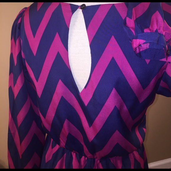 Sale🌟Sequin Hearts Navy Pink Chevron dress - Picture 4 of 6