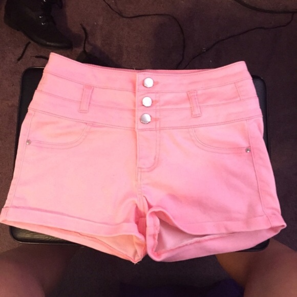 Pastel pink high-waisted shorts - Picture 1 of 2