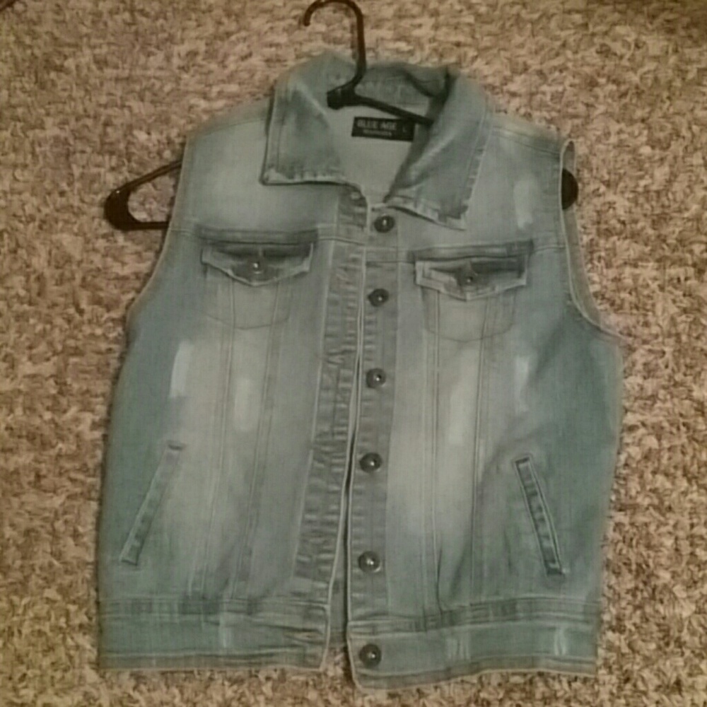 💚PRICE DROP💚 Sleeveless jean jacket