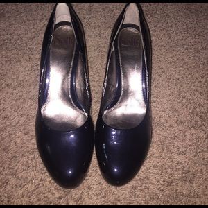 Sofft patent leather pumps