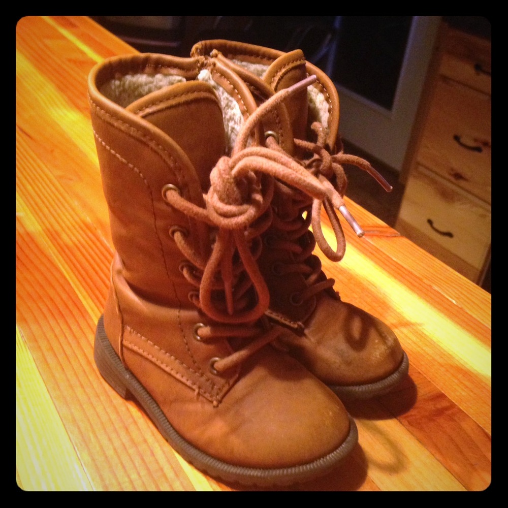 Baby girls lace up boots