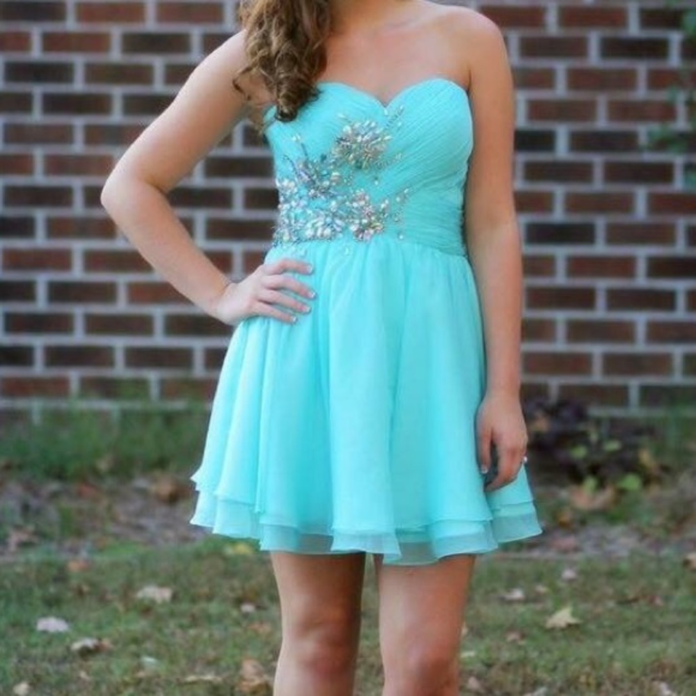 Short homecoming/prom dress!!