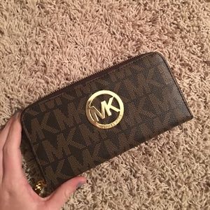 FAKE Michael Kors wallet