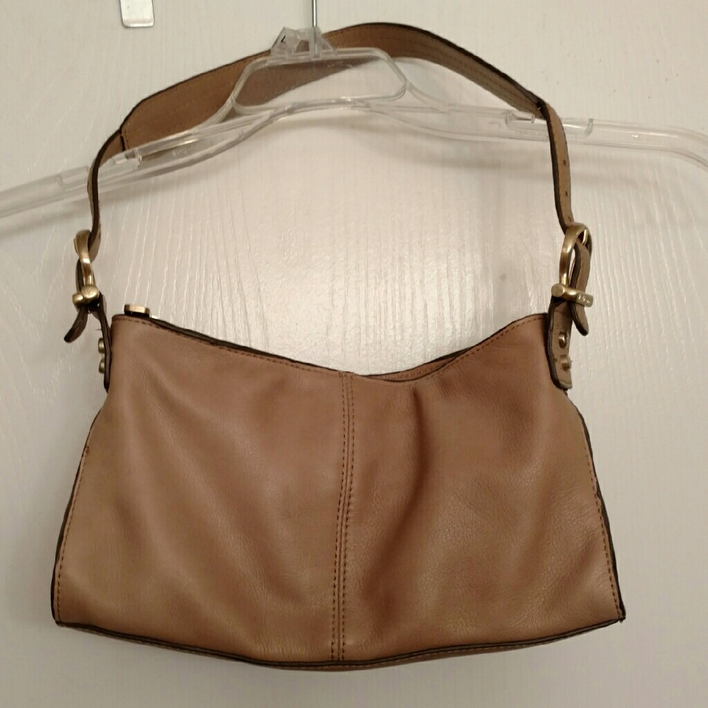 Liz Claiborne NYC Small Tan Soft Leather Purse - Picture 2 of 4