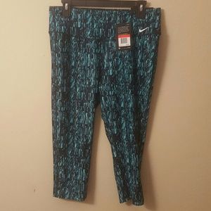 NWT Nike Athletic Legging