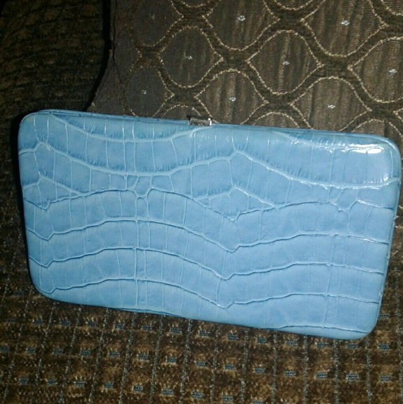 ❤FINAL REDUCTION- Wallet - Picture 1 of 1
