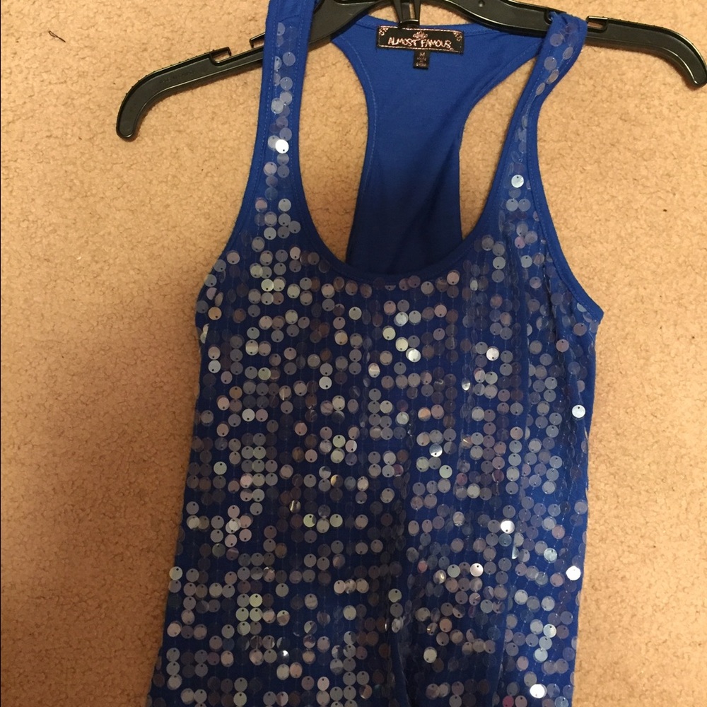 clothes - Picture 3 of 8