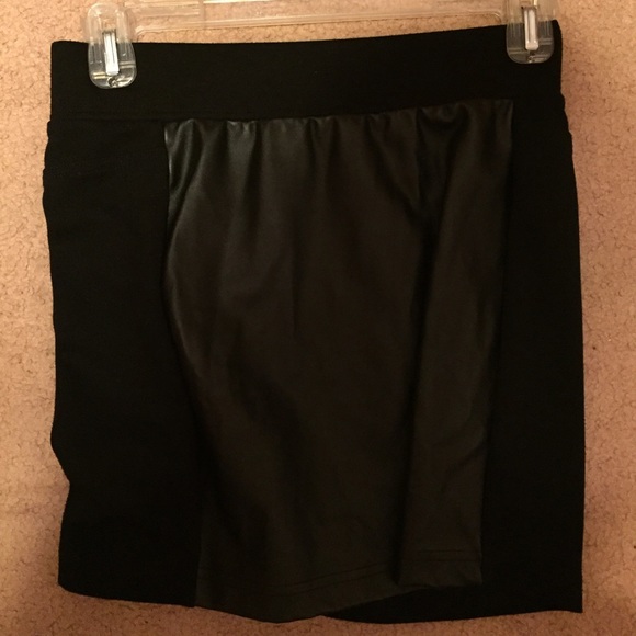 clothes - Picture 1 of 8