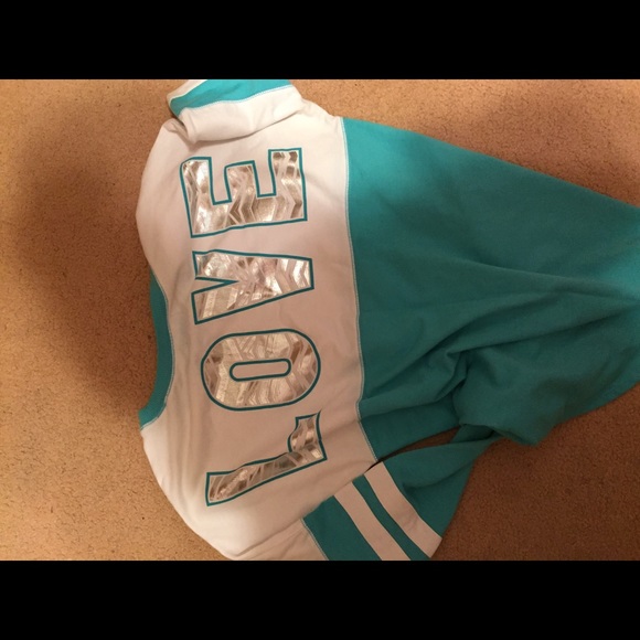 clothes - Picture 7 of 8