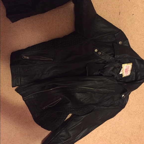 clothes - Picture 8 of 8