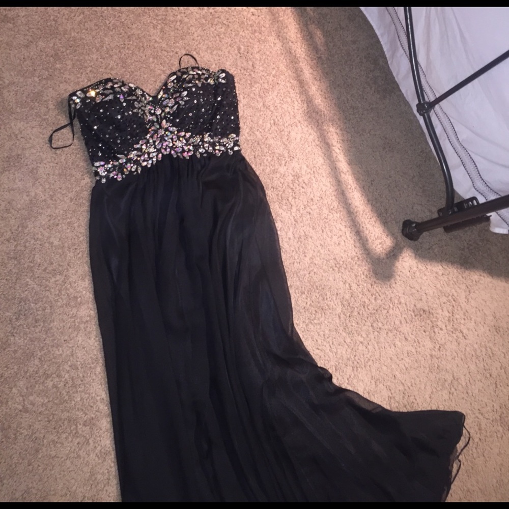 Black prom dress