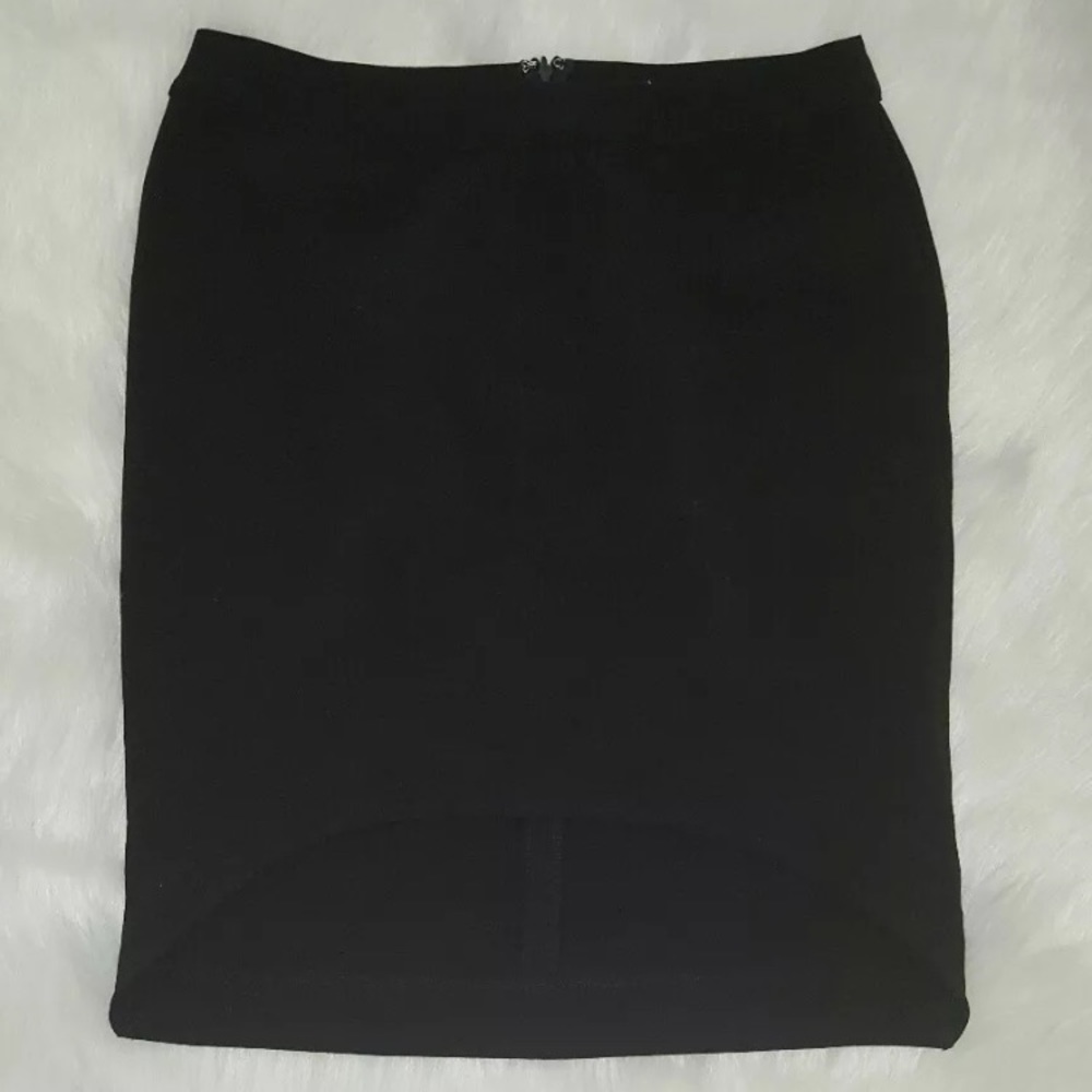 Very J High  rise front skirt Skirt Size L