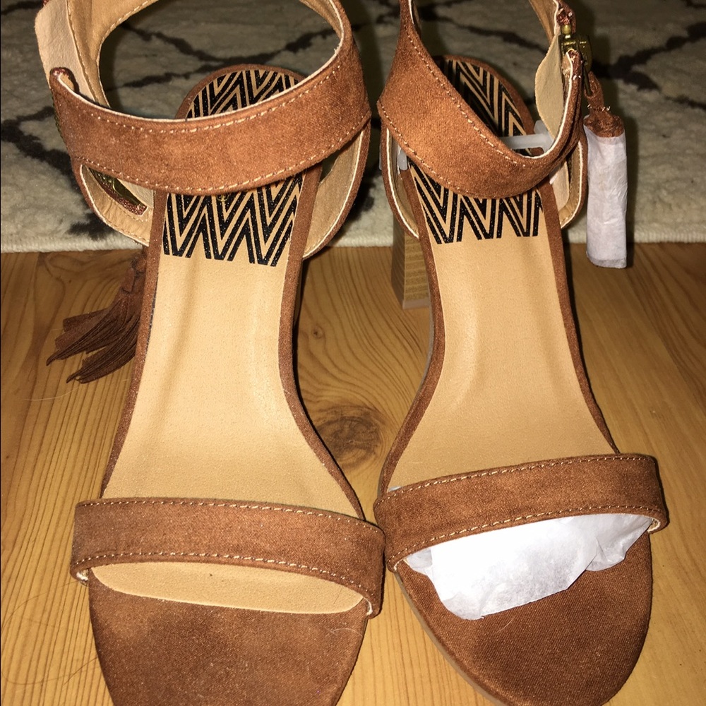 Brown Tan Suede Sandals Size 7