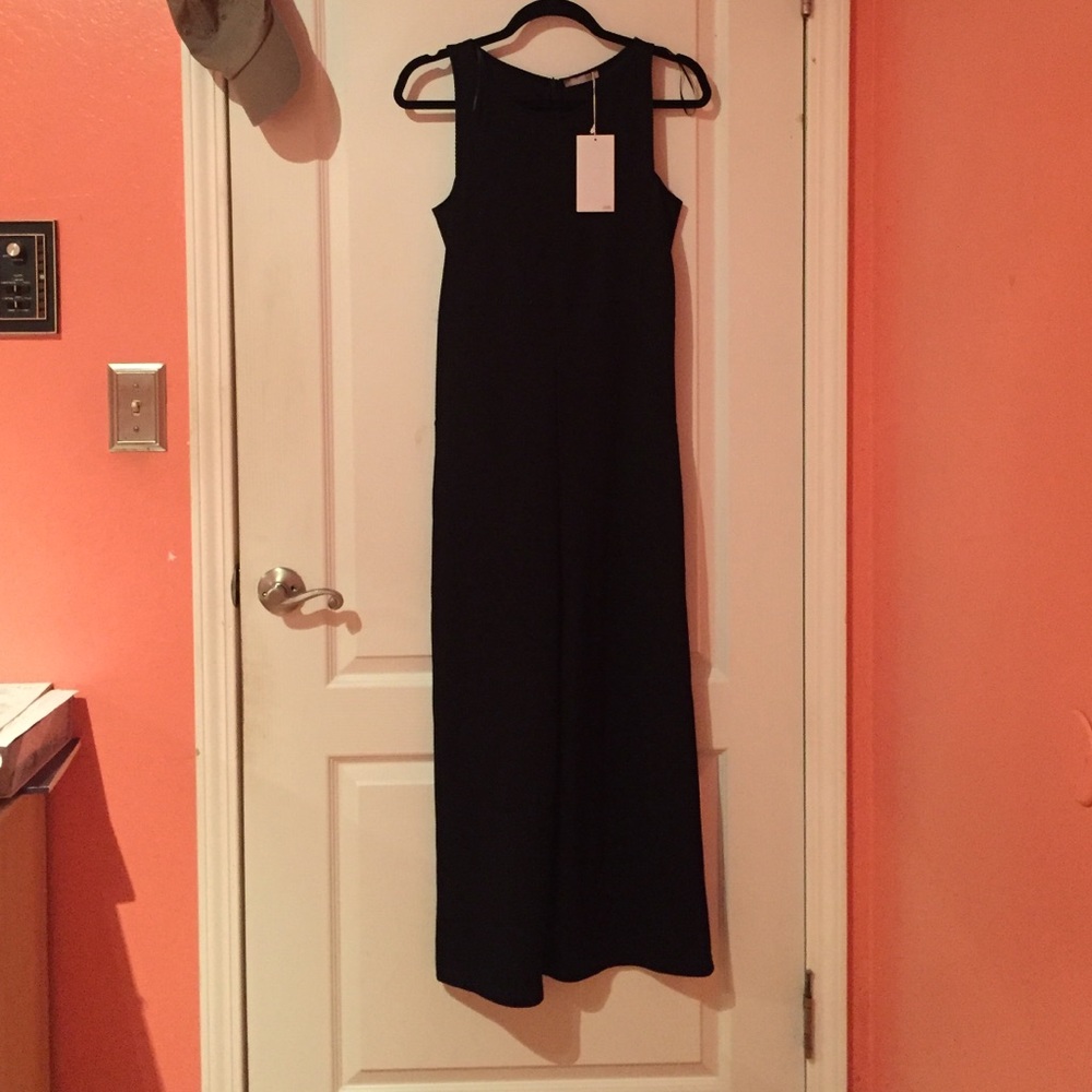 Brand new jumpsuit from Zara. Size small.