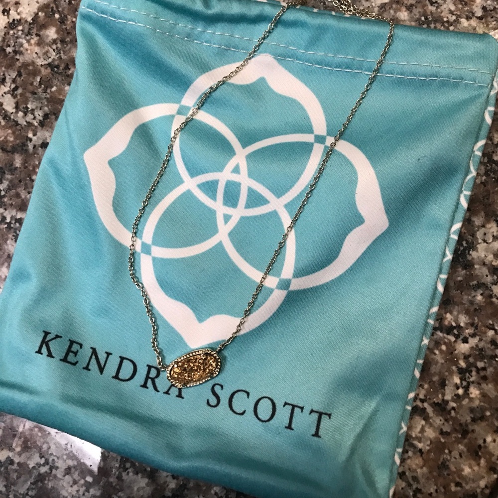 Kendra Scott- sold on Mecari