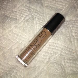 Urban Decay Naked skin weightless foundation