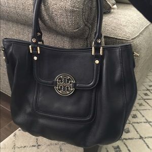 Tory Burch Amanda hobo bag large. GORGEOUS!!
