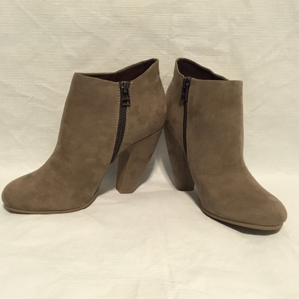 Heel boots