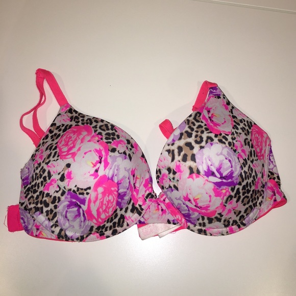 3 VS push up bras - Picture 6 of 7