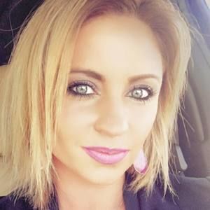 Meet your Posher, Carrie