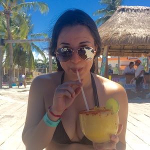 Meet your Posher, Itzel