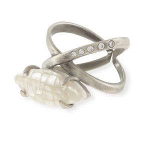 Kendra Scott Jewelry - Rosemary Ring in Crackle Ivory Pearl Kendra Scott Jewelry - Rosemary Ring in Crackle Ivory Pearl