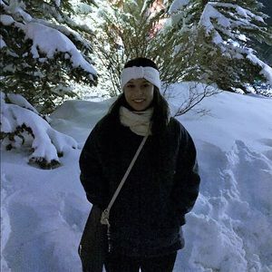 Meet your Posher, Jacqueline