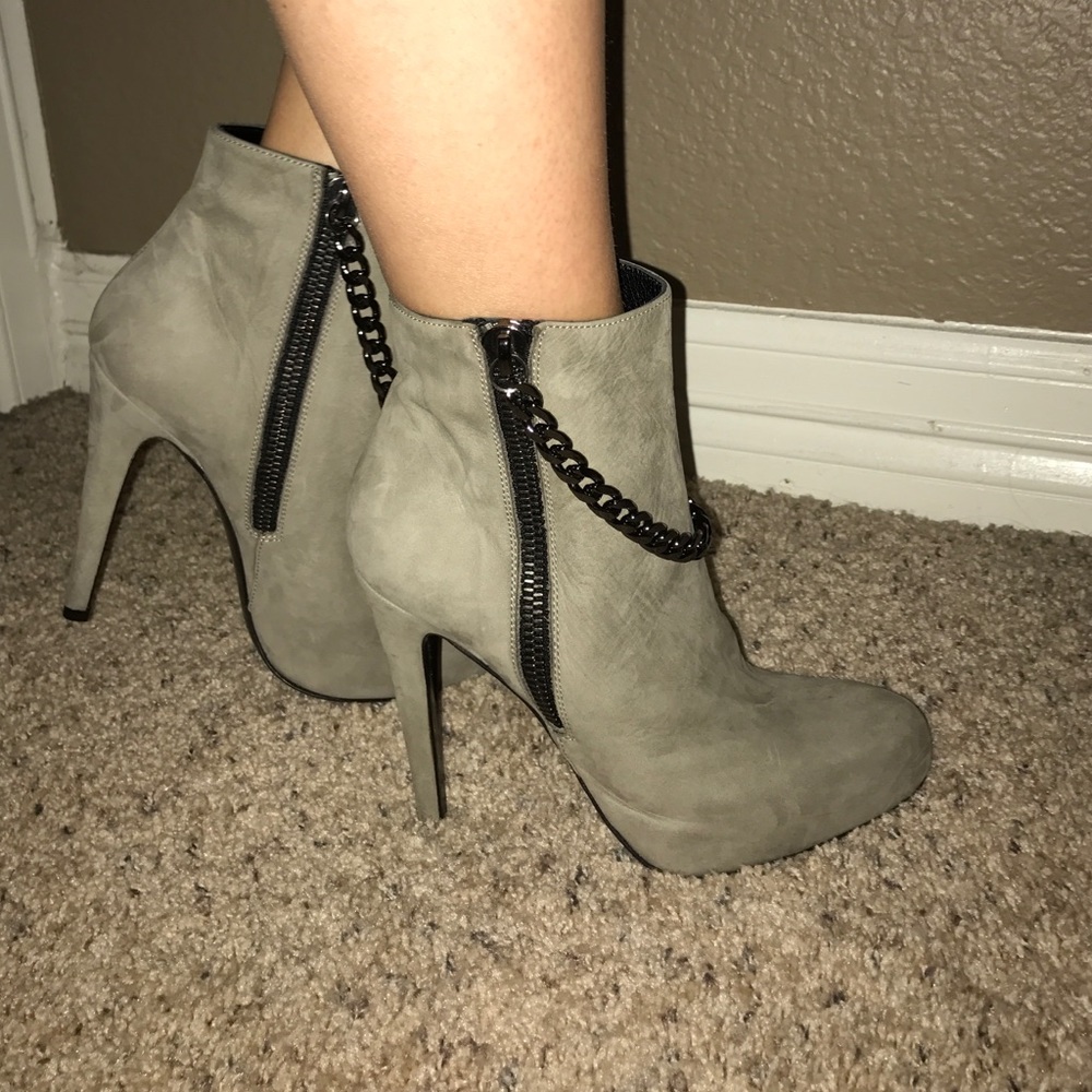 ALL SAINTS grey leather booties with chain detail