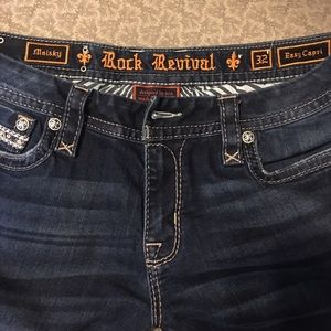 MAKE OFFER!! Rock Revival Capris