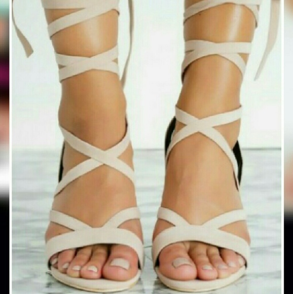 SOLD🌷New!! Tie up heels - Picture 2 of 2