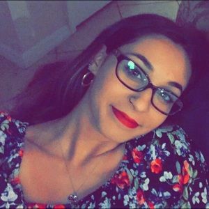Meet your Posher, Julia