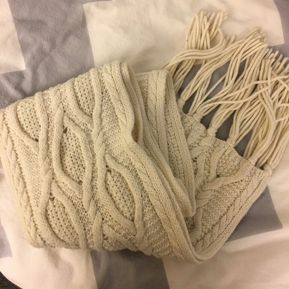 Banana republic Cable knit ivory scarf