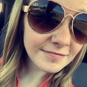 Meet your Posher, Michaela