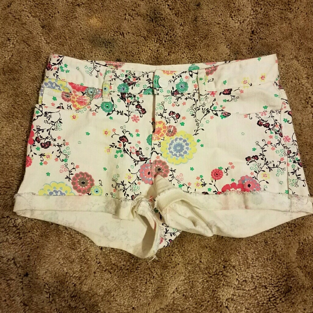 White girls short shorts