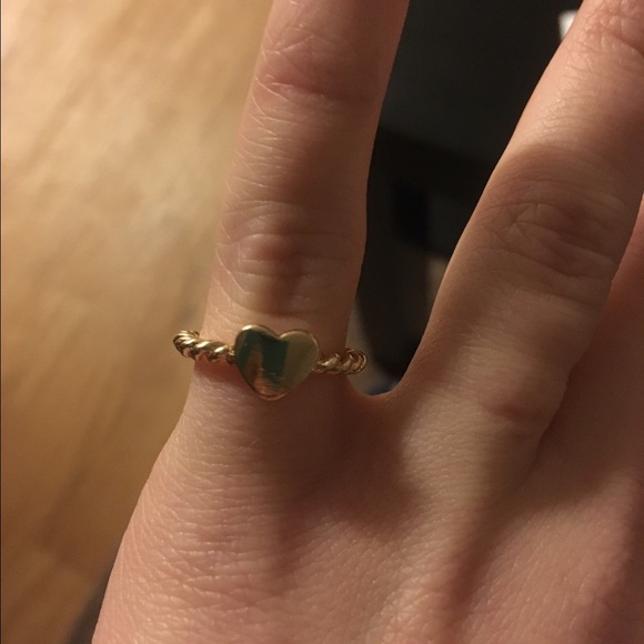 Gold Heart Ring - Picture 2 of 3