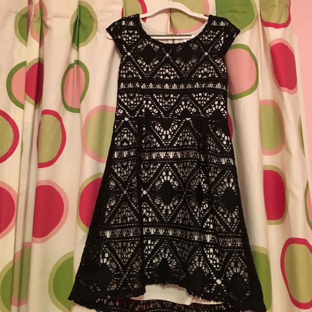 EUC!! Black Crocheted Dress ** Girls 7/8 (M)