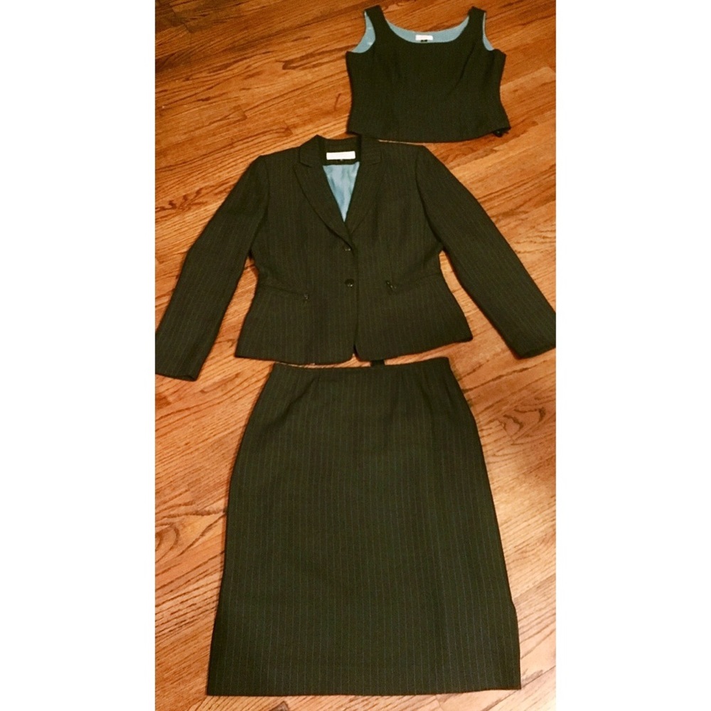 Tahari Three Piece Skirt Suit size 8