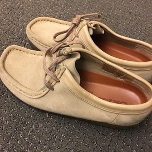 Size 6.5 Clarks wallabees