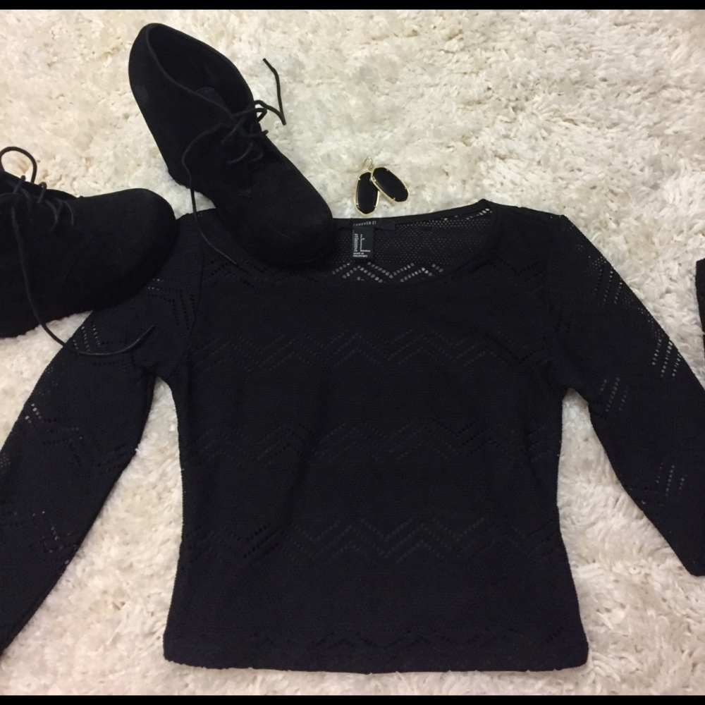 Black chevron crop top