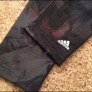 Soft Adidas fab-athleisure leggings!