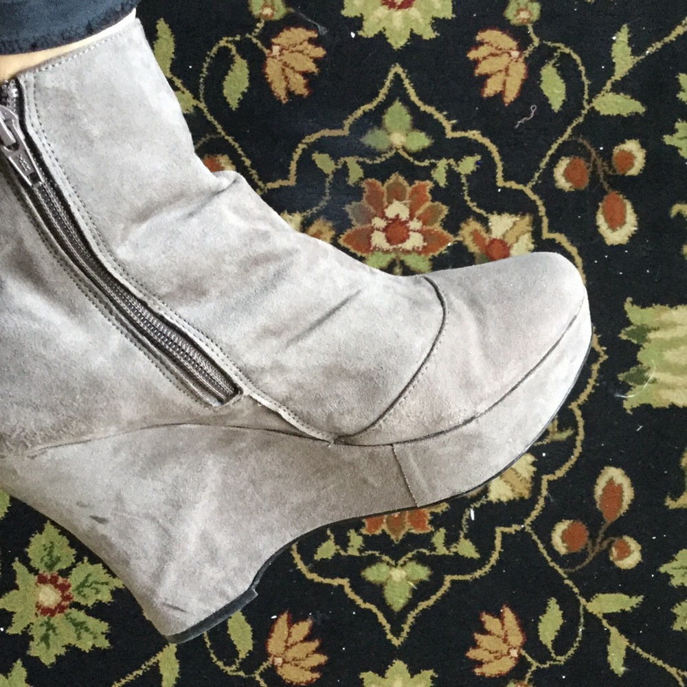Beautiful gray wedges