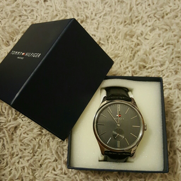 watch - Picture 2 of 3