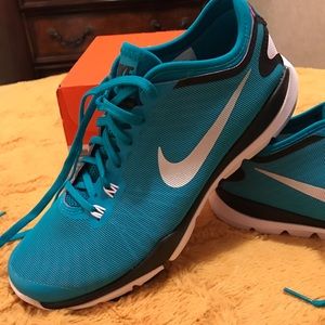 Nike flex supreme shoe