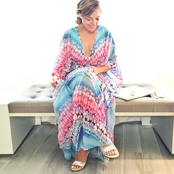 bebe Dresses - MOVING SALE❗️bebe Tie-Dye Maxi Dress Kaftan bebe Dresses - MOVING SALE❗️bebe Tie-Dye Maxi Dress Kaftan