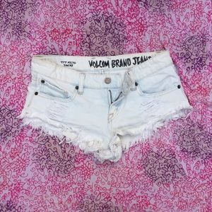 Surfer Girl Volcom Brand ripped denim Shorts 25w