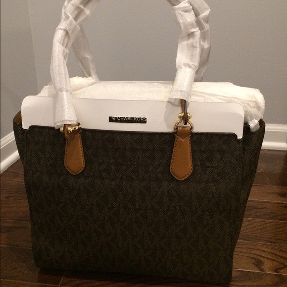 NWT Michael Kors Large Purse - Picture 1 of 4