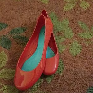 Oka B size 7 Taylor Cherry Red Flats