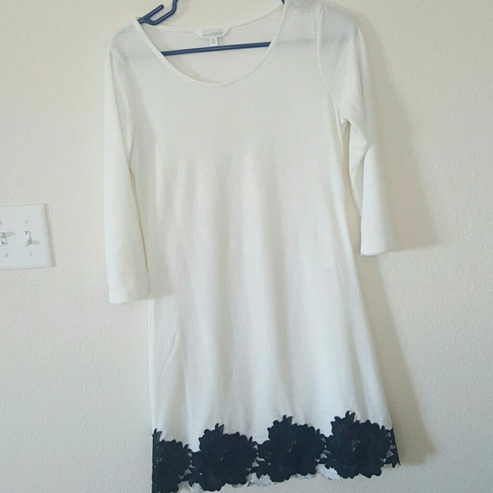 White/black flower dress